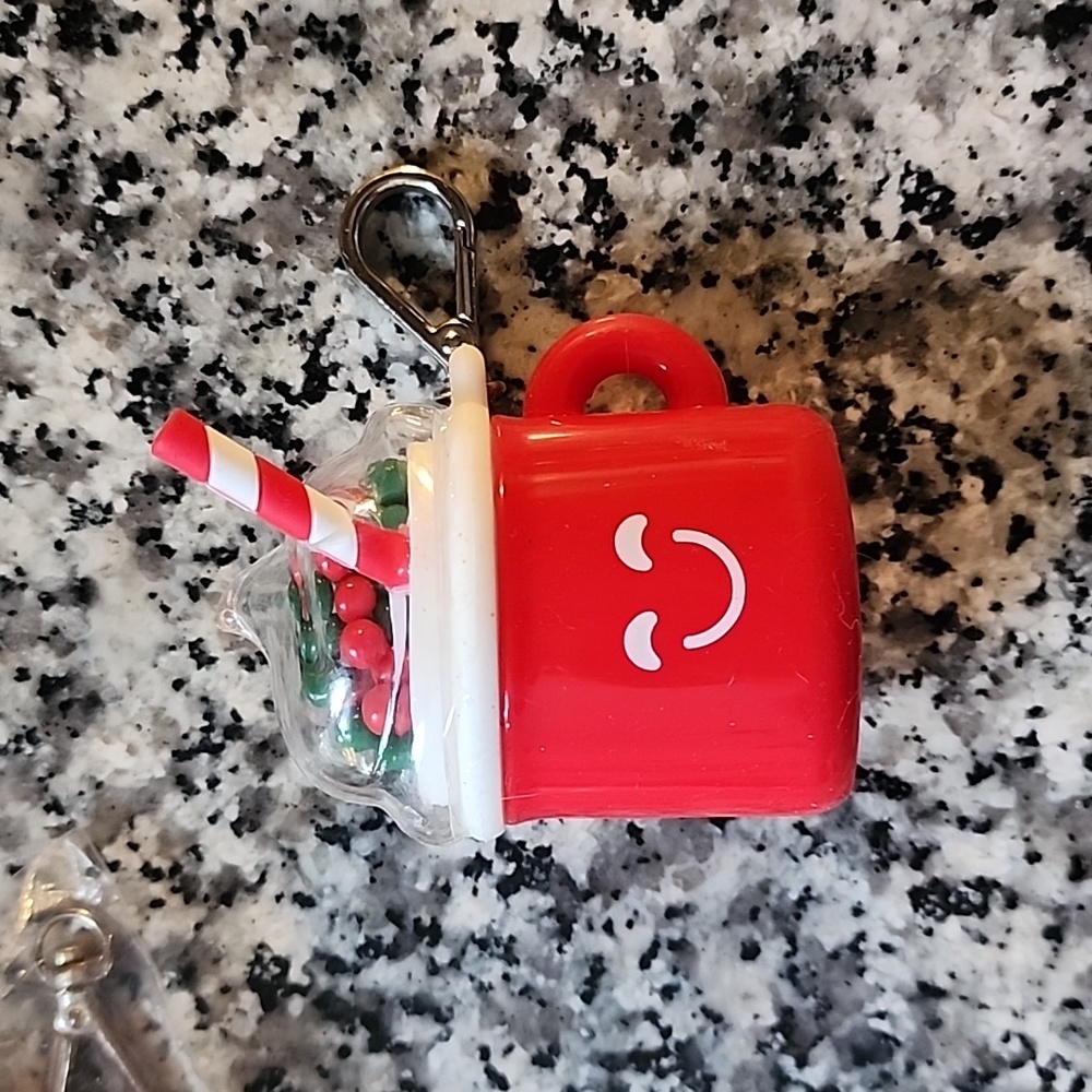 BBW Christamas hot cocoa drink pocketbac holder.